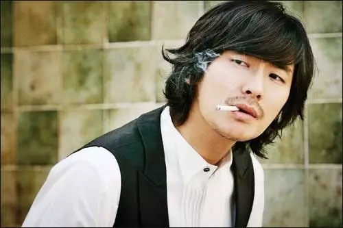 Joo Ji Hoon: Thế tử vướng tù tội, người tình duy nhất của Song Ji Hyo và quá khứ tăm tối - Hình 5