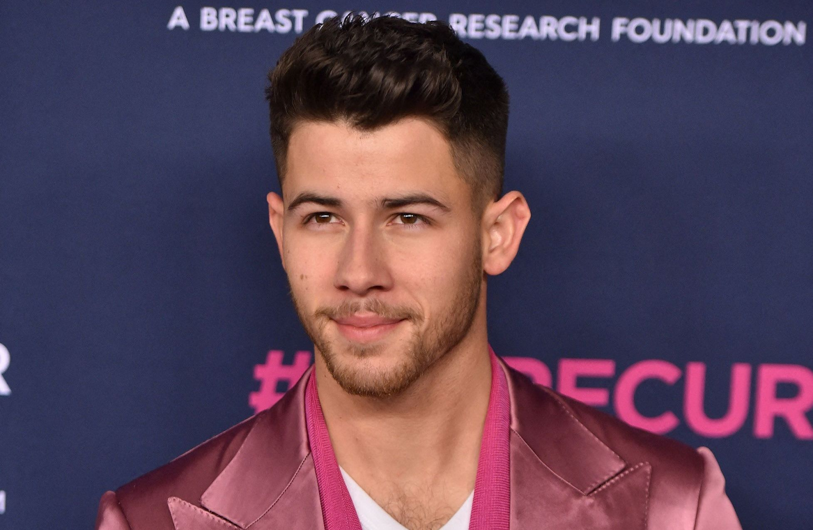 Nick Jonas - Chàng ca sĩ số hưởng: Yêu Hoa hậu Hoàn Vũ, cưới Hoa hậu Thế giới hơn 10 tuổi - Hình 2