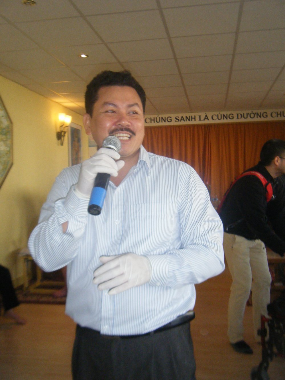 Võ Hoàng Yên - Lương y có mối quan hệ bí ẩn với nghệ sĩ, bị CEO Nguyễn Phương Hằng tố lừa đảo - Hình 3