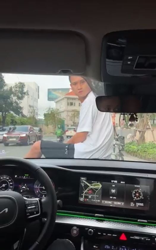 BIẾN CĂNG: Chồng cũ Diệp Lâm Anh bất ngờ chặn xe không cho đón con, đòi báo công an bắt vợ - Hình 2