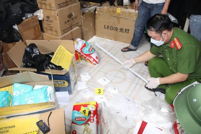 Hot girl Quỳnh Trang và cha ruột bị bớ vì cùng tàng trữ, buôn bán chất cấm - Hình 2