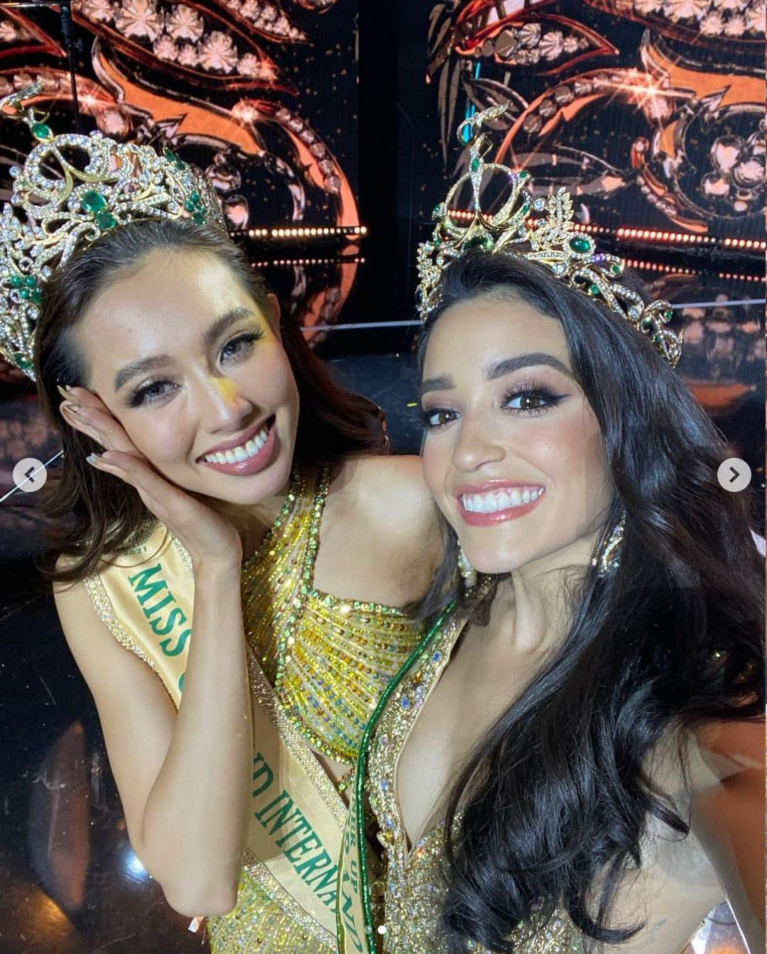 Vivianie Diaz-Arroyo - Á hậu 3 MGI tung bộ ảnh đẹp mê hồn, còn dành lời khen có cánh đến Thuỳ Tiên - Hình 7