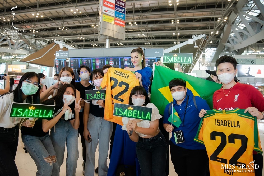Top 10 MGI công du Philippines: Á hậu 5 nói 1 câu fan quê nhà muốn trục xuất, Isabella được o bế - Hình 11