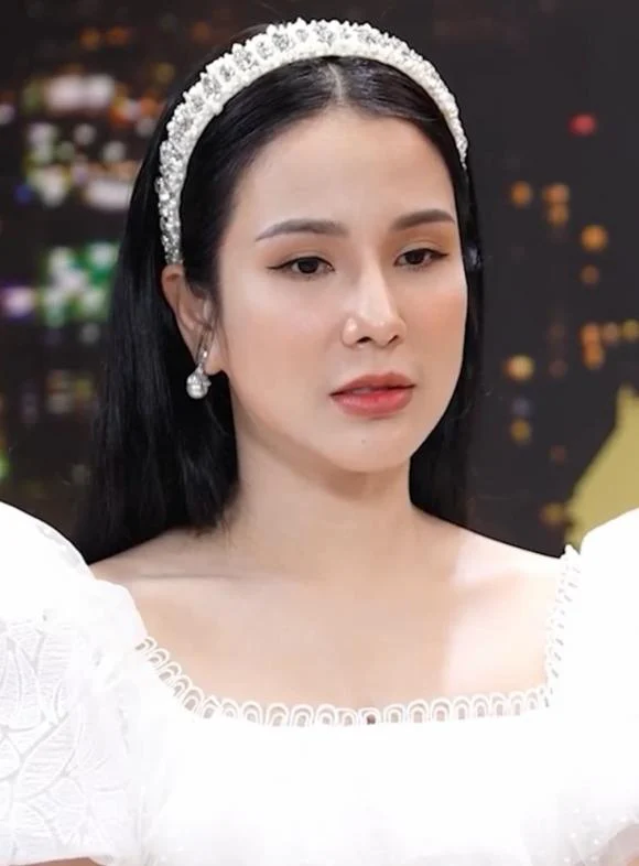 Diệp Lâm Anh tiết lộ chồng cũ có dấu hiệu không kiểm soát bản thân, tự ý đến trường giữ con trai - Hình 2