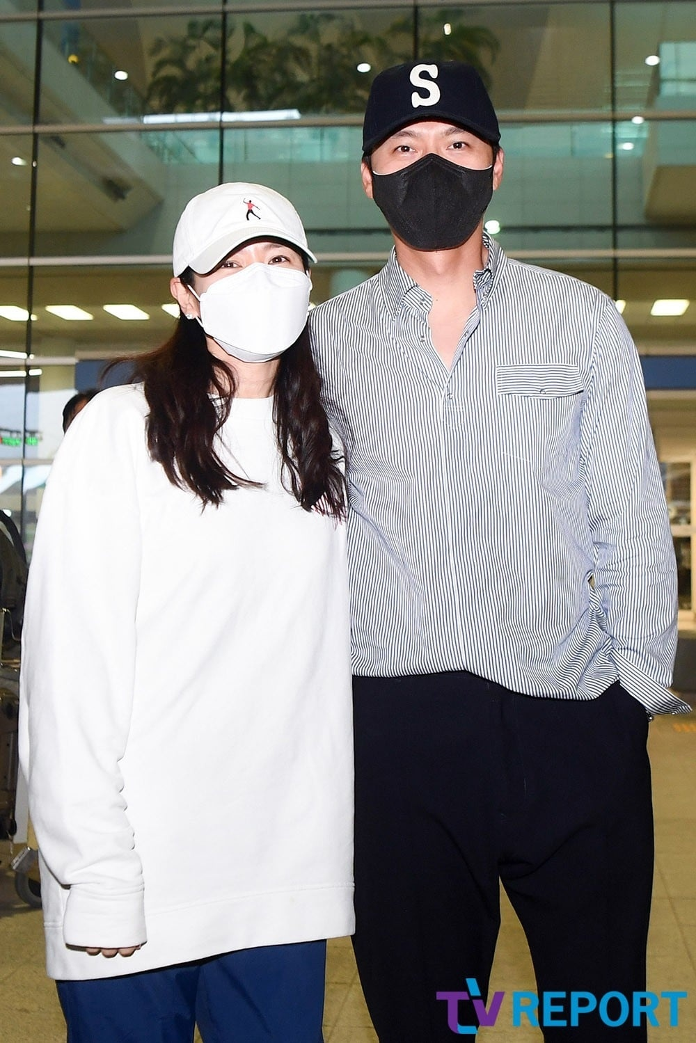 Son Ye Jin - Hyun Bin đón con đầu lòng: Hé lộ diện mạo cực phẩm của quý tử, ông bố vụng về bế con - Hình 5