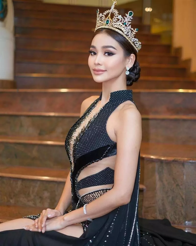 Á hậu 1 Miss Grand - Engfa gây sốc khi đăng clip nhạy cảm lên MXH: Ông Nawat cũng phải đau đầu? - Hình 4