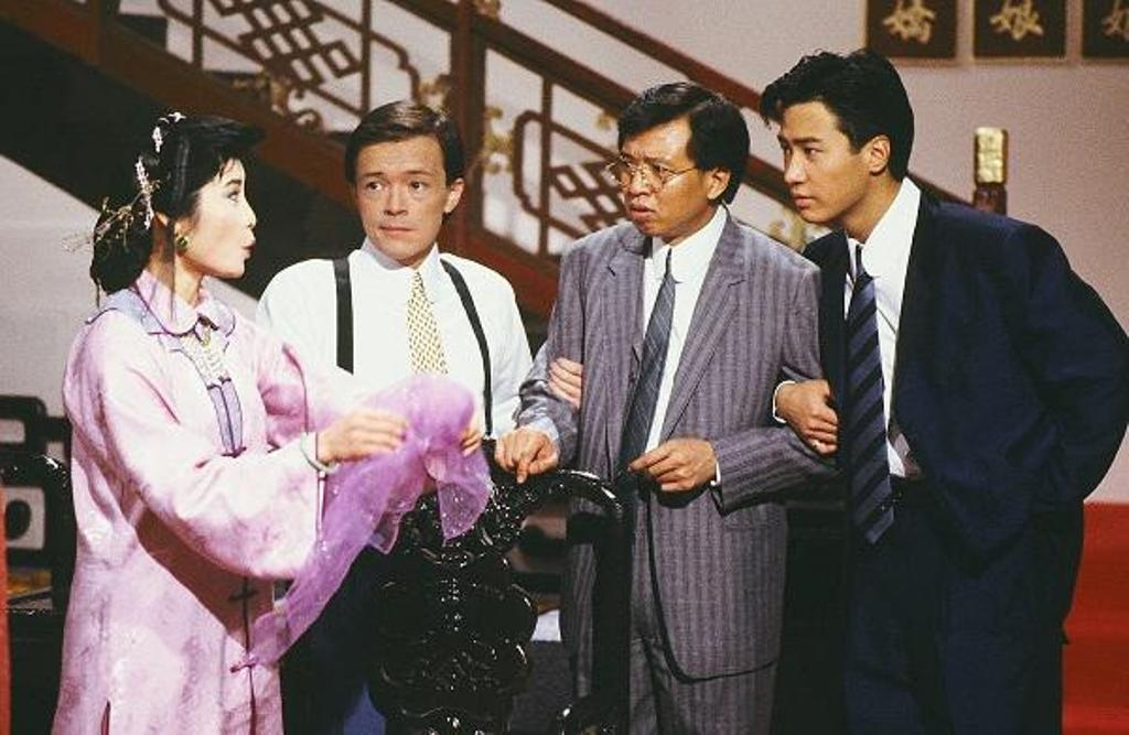 Hứa Thiệu Hùng: Dòng dõi hoàng tộc, diễn cho vui ngờ đâu nổi rần rần, U80 làm phục vụ ở quán cà phê - Hình 5