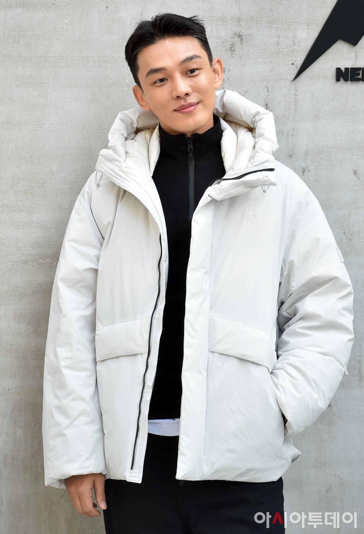 Yoo Ah In có hành động 'sâu cay' để nói về thảm kịch Itaewon - Hình 4