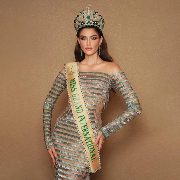 Miss Brazil gặp 'biến' với vương miện MGI sau đăng quang: Áp lực trước Thùy Tiên, bị Engfa át vía - Hình 2
