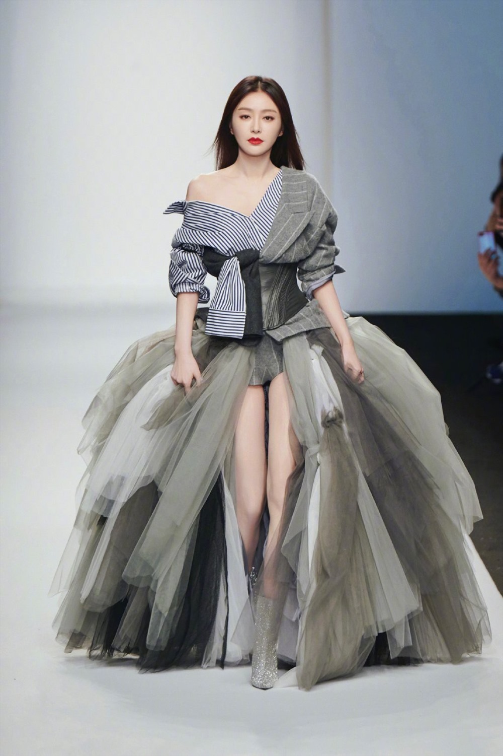 Tần Lam và mối tình cay đắng dành cho Hùynh Hiểu Minh: Tán gia bại sản, sống cô độc ở tuổi U50 - Hình 1