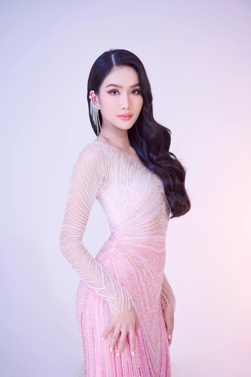 Phương Anh gây tranh cãi trong phần thi Trang phục áo tắm ở MI 2022: Fan khuyên không búi tóc vía - Hình 12