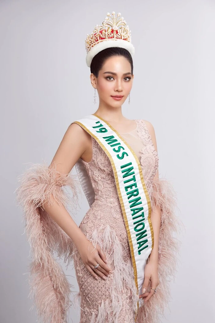 Catriona Gray thế chỗ Steve dẫn dắt MU, fan Pia khó chịu ra mặt, MI gặp biến căng trước chung kết? - Hình 8