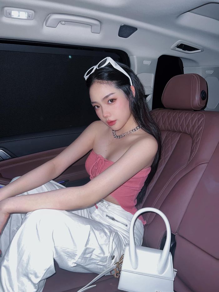 Hot girl 10x vạn người mê sở hữu số đo thân hình khủng - Hình 5