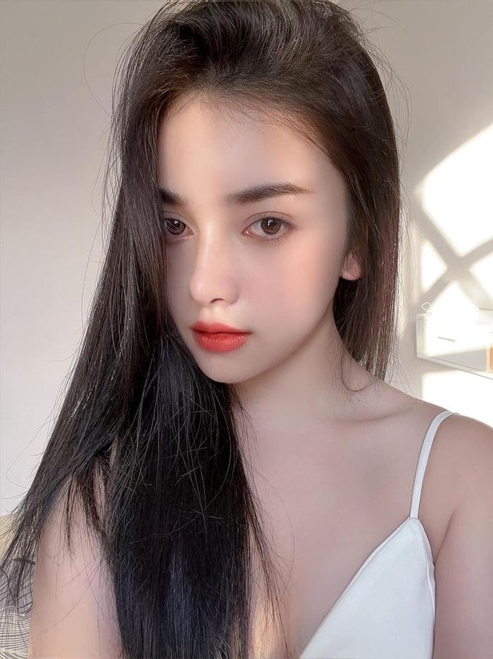 Hot girl áo dài Meily Mia đổi gu, quyến rũ không lối thoát - Hình 9