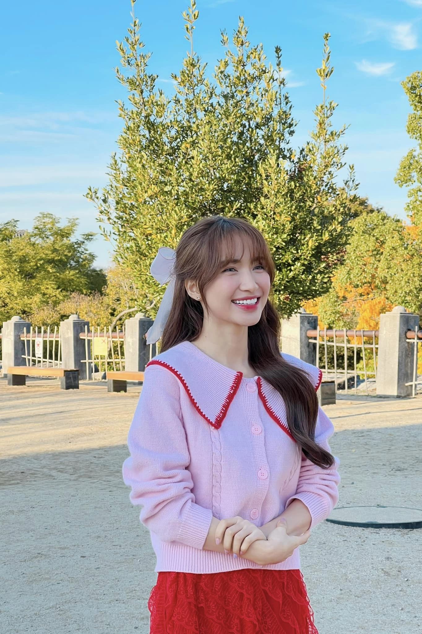 Isaac liên tục thả thính Hòa Minzy, cười ngại ngùng khi được đẩy thuyền với nữ ca sĩ - Hình 1