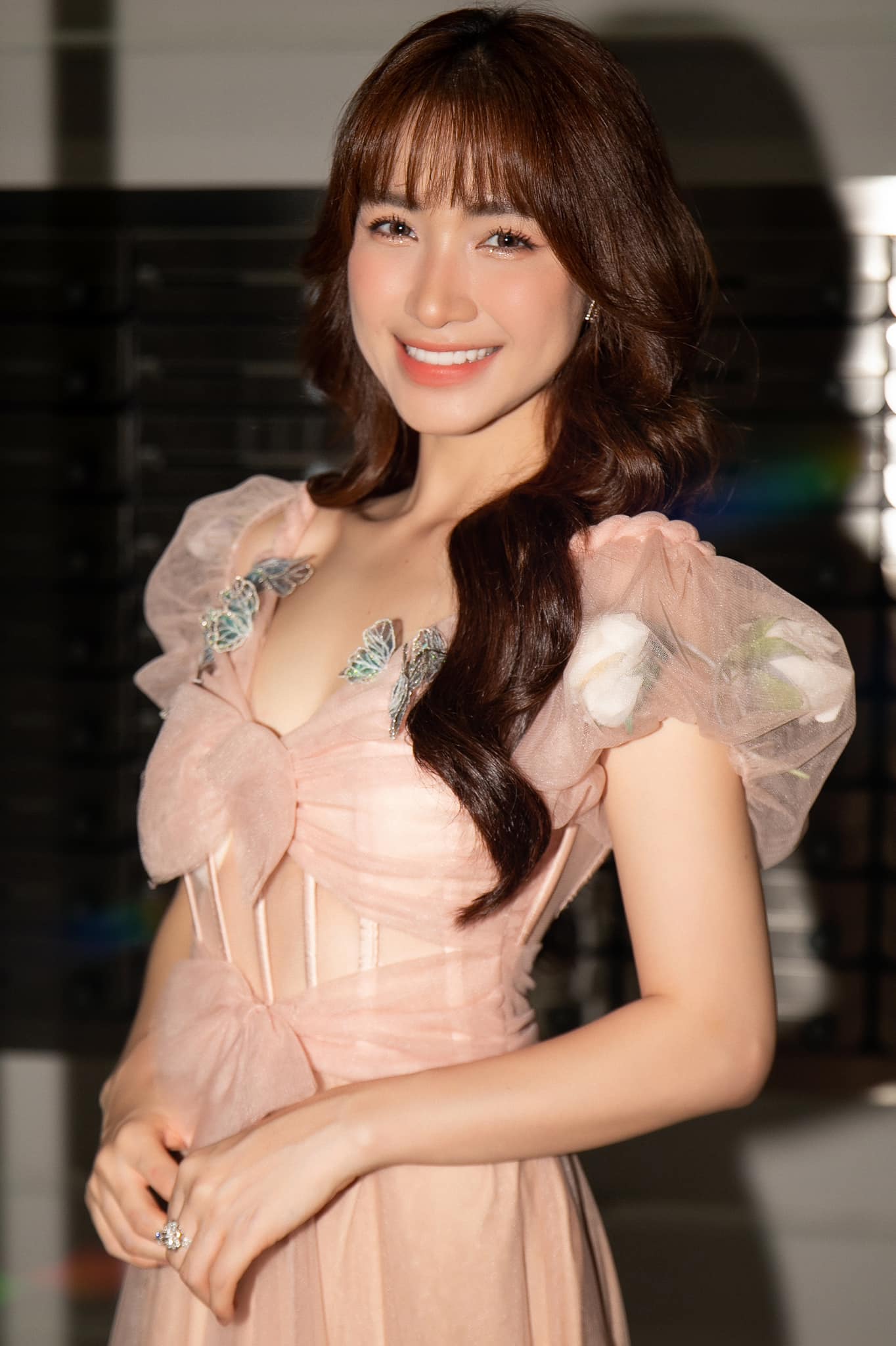 Isaac liên tục thả thính Hòa Minzy, cười ngại ngùng khi được đẩy thuyền với nữ ca sĩ - Hình 2