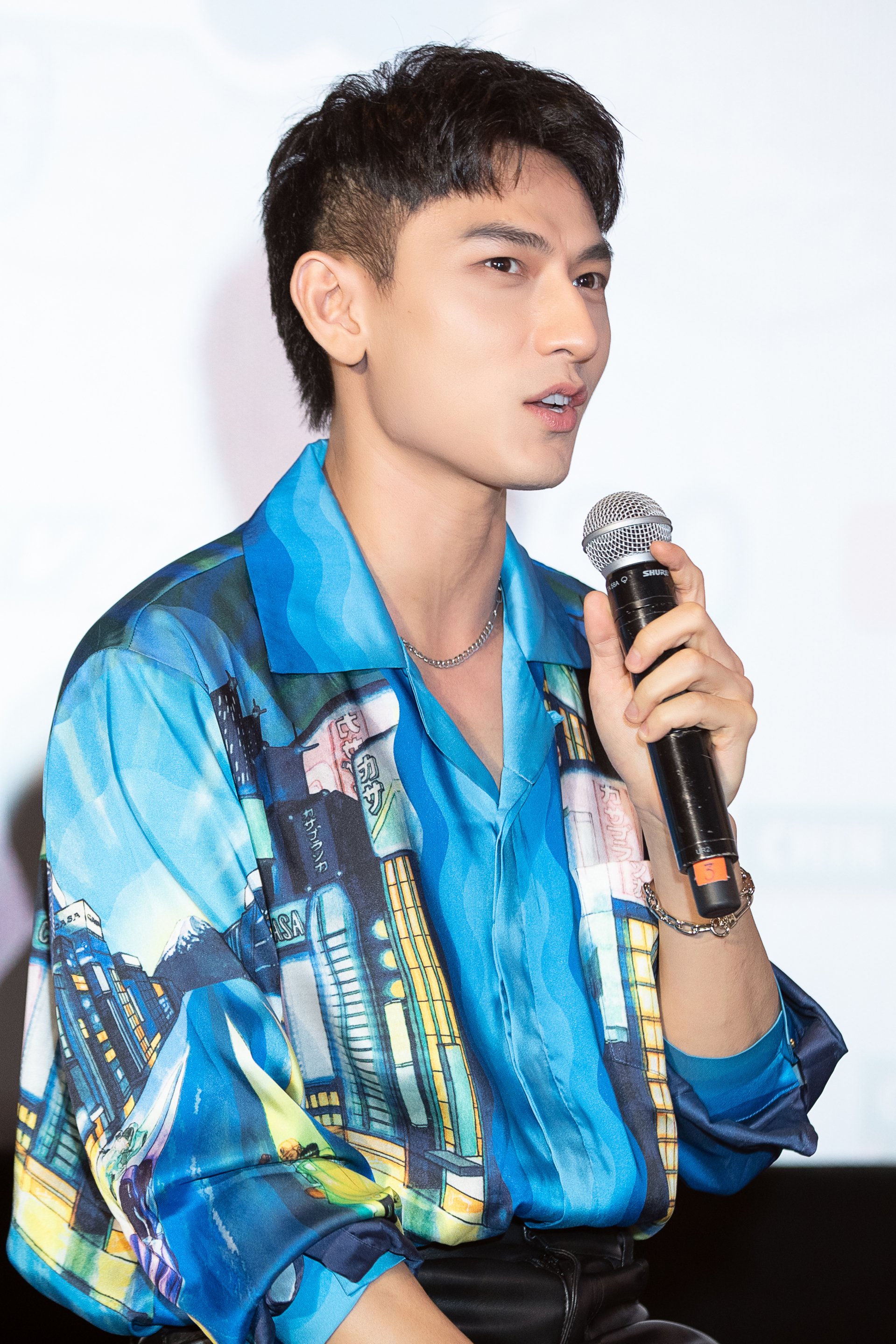 Isaac liên tục thả thính Hòa Minzy, cười ngại ngùng khi được đẩy thuyền với nữ ca sĩ - Hình 3