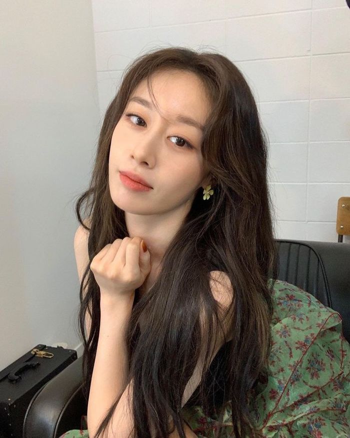 Jiyeon là cô dâu số hưởng: Được chồng cưng, IU tặng quà kim cương - Hình 9