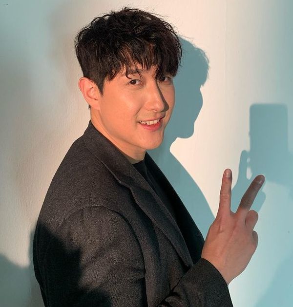 Jiyeon là cô dâu số hưởng: Được chồng cưng, IU tặng quà kim cương - Hình 7