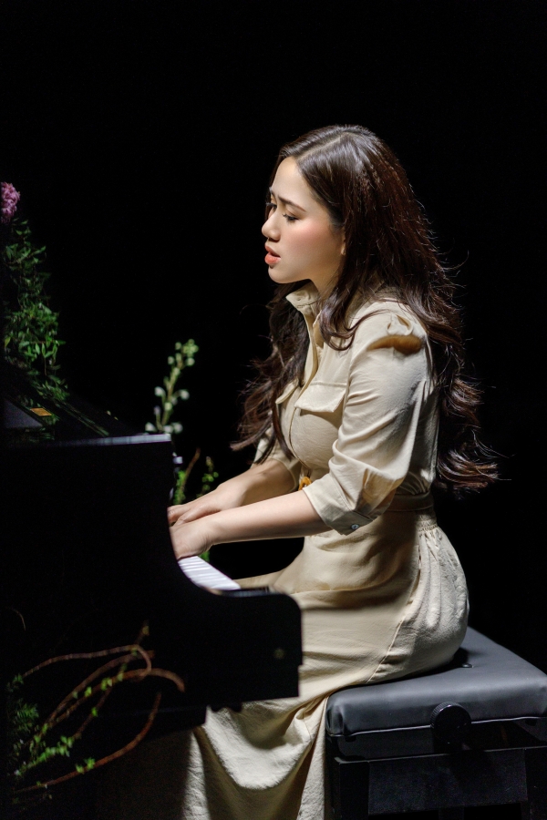 MV Hơn Em Chỗ Nào vừa giành Top một Trending Music, ViruSs tiết lộ EP mới của Thuỳ Chi - Hình 2