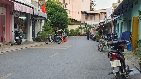 Nghi án mâu thuẫn nợ tiền cá độ bóng đá, một thanh niên bị đâm chết ở Thủ Đức - Hình 1