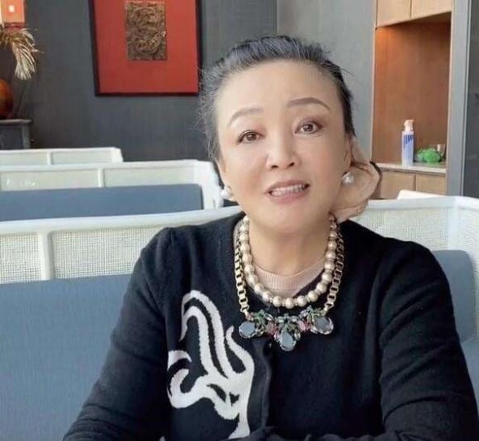 Người hưởng lợi từ cuộc khẩu chiến giữa Từ Hy Viên và chồng cũ - Hình 1