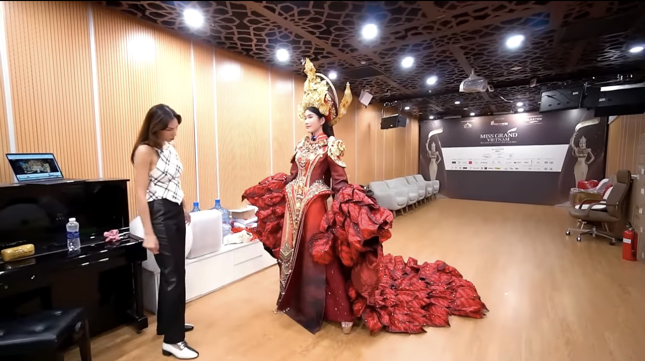 Phương Anh cầu cứu, được đại gia chi quà khủng trước thềm chung kết Miss International 2022? - Hình 8