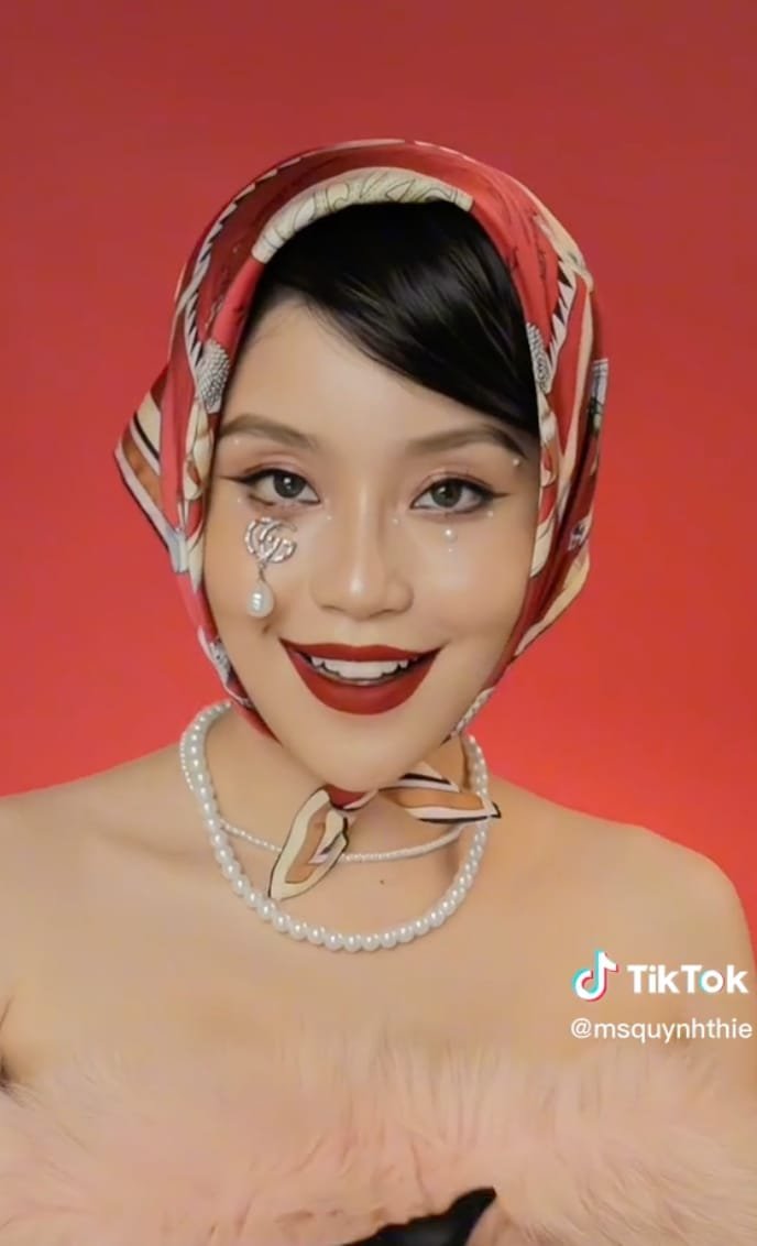 Quỳnh Thi - Hotgirl xinh đẹp làm dậy sóng MXH với trào lưu Made You Look là ai? - Hình 3