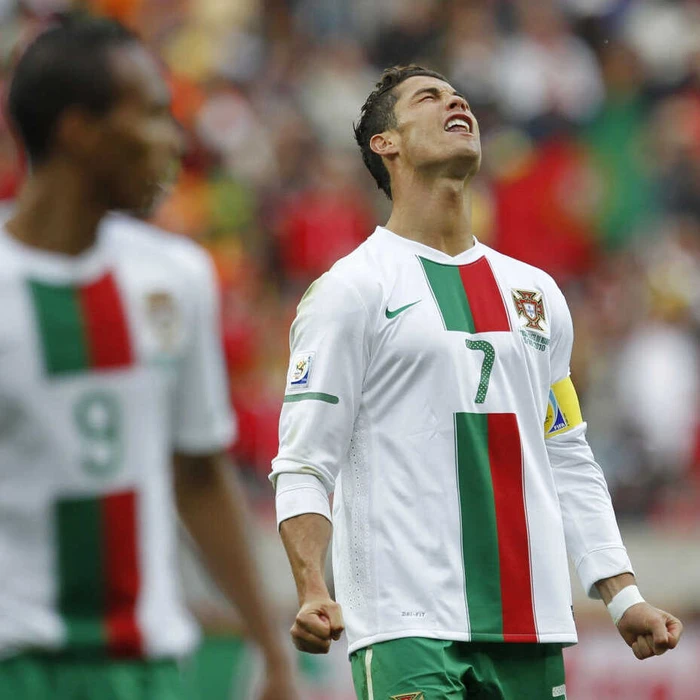 Ronaldo cao ngạo hưởng đặc quyền gây choáng dù trở thành ngôi sao dở nhất lịch sử World Cup? - Hình 4