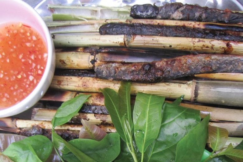 Thưởng thức cá kèo nướng ống sậy đượm vị tình quê miền Tây - Hình 3
