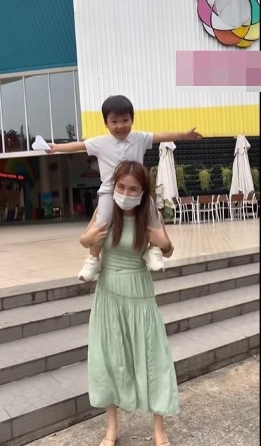 Hòa Minzy nghi đã tìm được tình yêu mới, là 1 sao nam đình đám Vbiz, lộ cả khoảnh khắc thân mật? - Hình 5