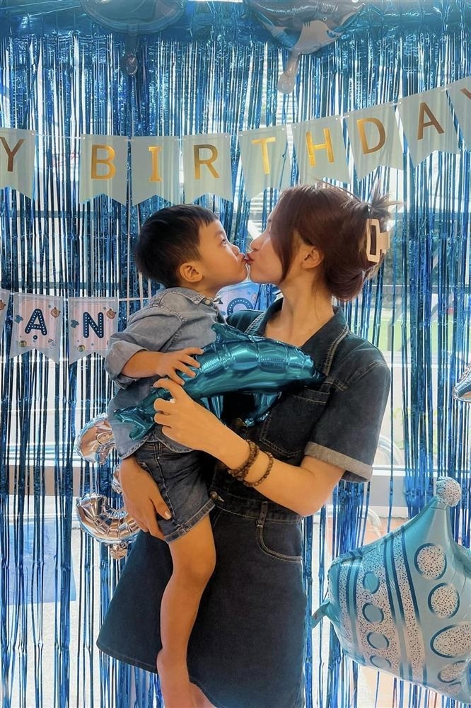 Hòa Minzy nghi đã tìm được tình yêu mới, là 1 sao nam đình đám Vbiz, lộ cả khoảnh khắc thân mật? - Hình 8