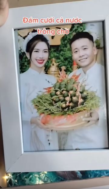 Quang Linh được fan tặng quà sinh nhật ý nghĩa, chốt Hoa hậu Thùy Tiên về làm dâu xứ Nghệ - Hình 2