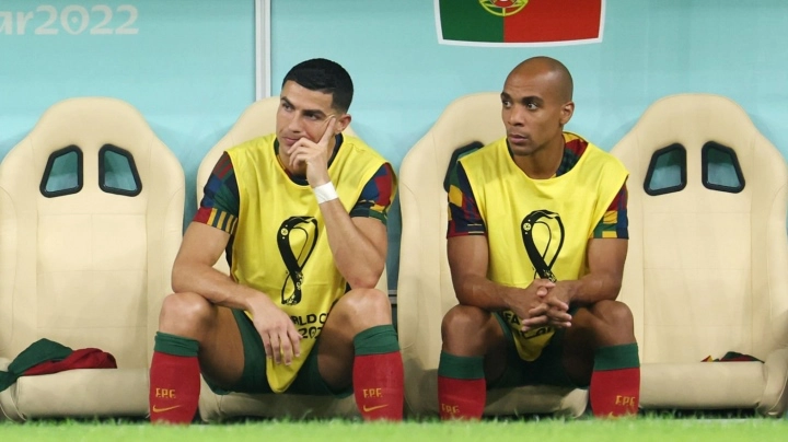 Ronaldo yêu lại từ đầu với Real Madrid hậu xé hợp đồng, thất nghiệp vẫn làm 1 việc gây choáng - Hình 2