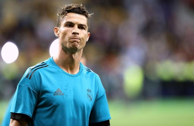 Ronaldo yêu lại từ đầu với Real Madrid hậu xé hợp đồng, thất nghiệp vẫn làm 1 việc gây choáng - Hình 1