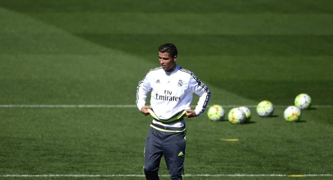 Ronaldo yêu lại từ đầu với Real Madrid hậu xé hợp đồng, thất nghiệp vẫn làm 1 việc gây choáng - Hình 3