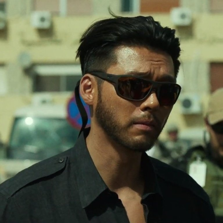 Hyun Bin gây chú ý ngoại hình râu ria, già nua sau khi chăm bà xã hạ sinh nhóc tì đầu lòng - Hình 9