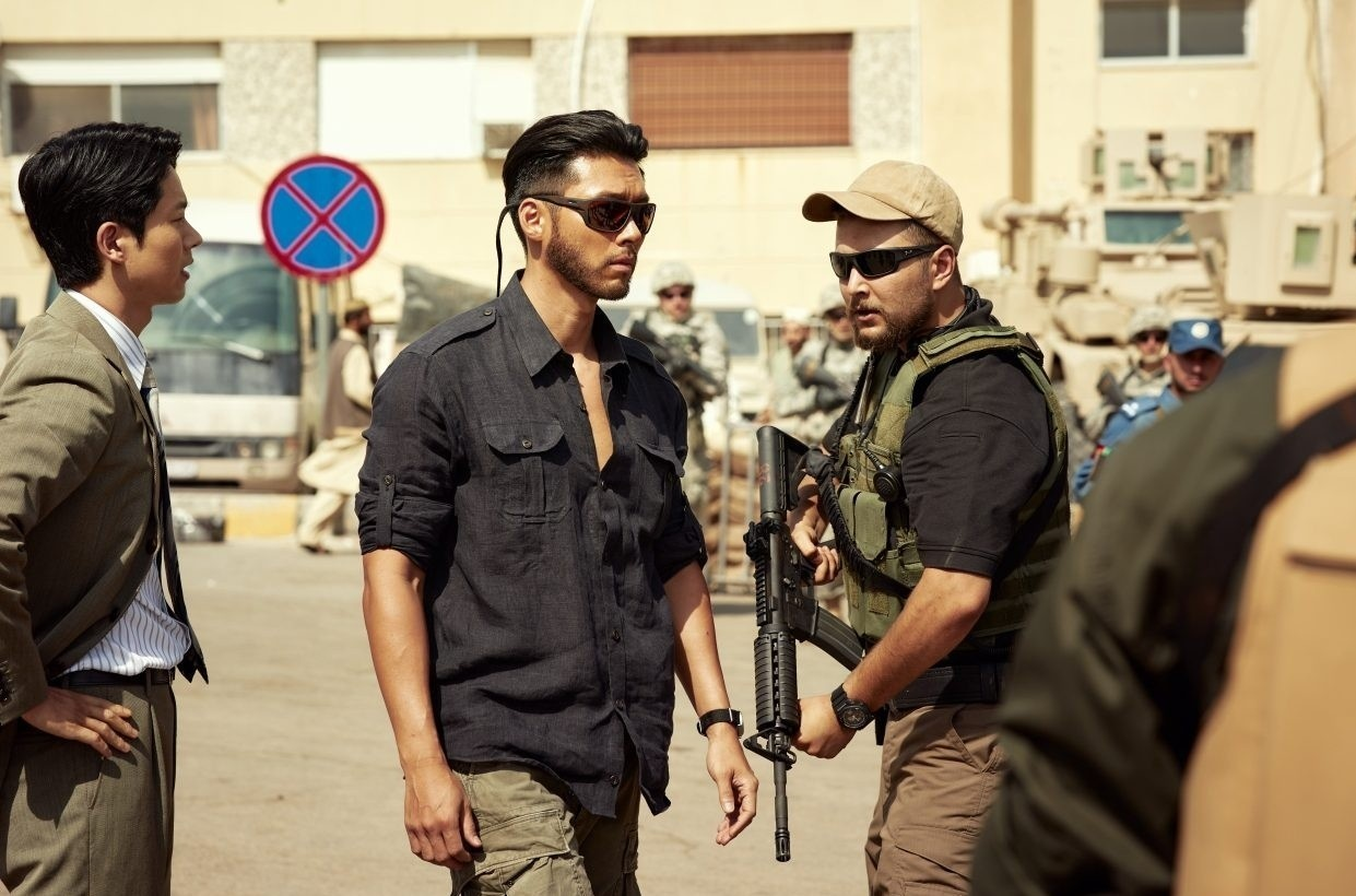 Hyun Bin gây chú ý ngoại hình râu ria, già nua sau khi chăm bà xã hạ sinh nhóc tì đầu lòng - Hình 6