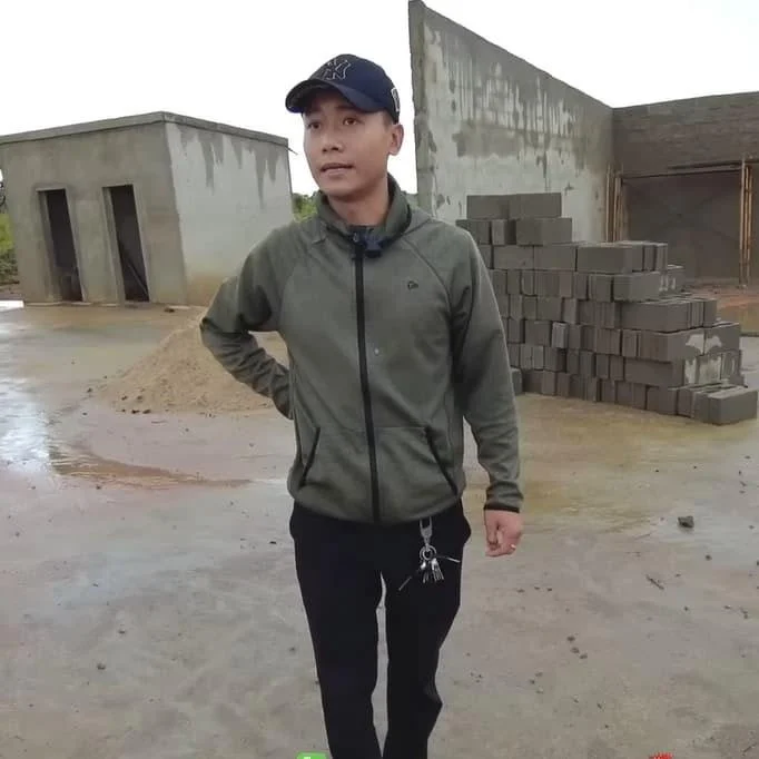 Quang Linh Vlog thông báo toang, liên tục gặp tin dữ vẫn vui vẻ làm 1 việc cho Thùy Tiên? - Hình 1