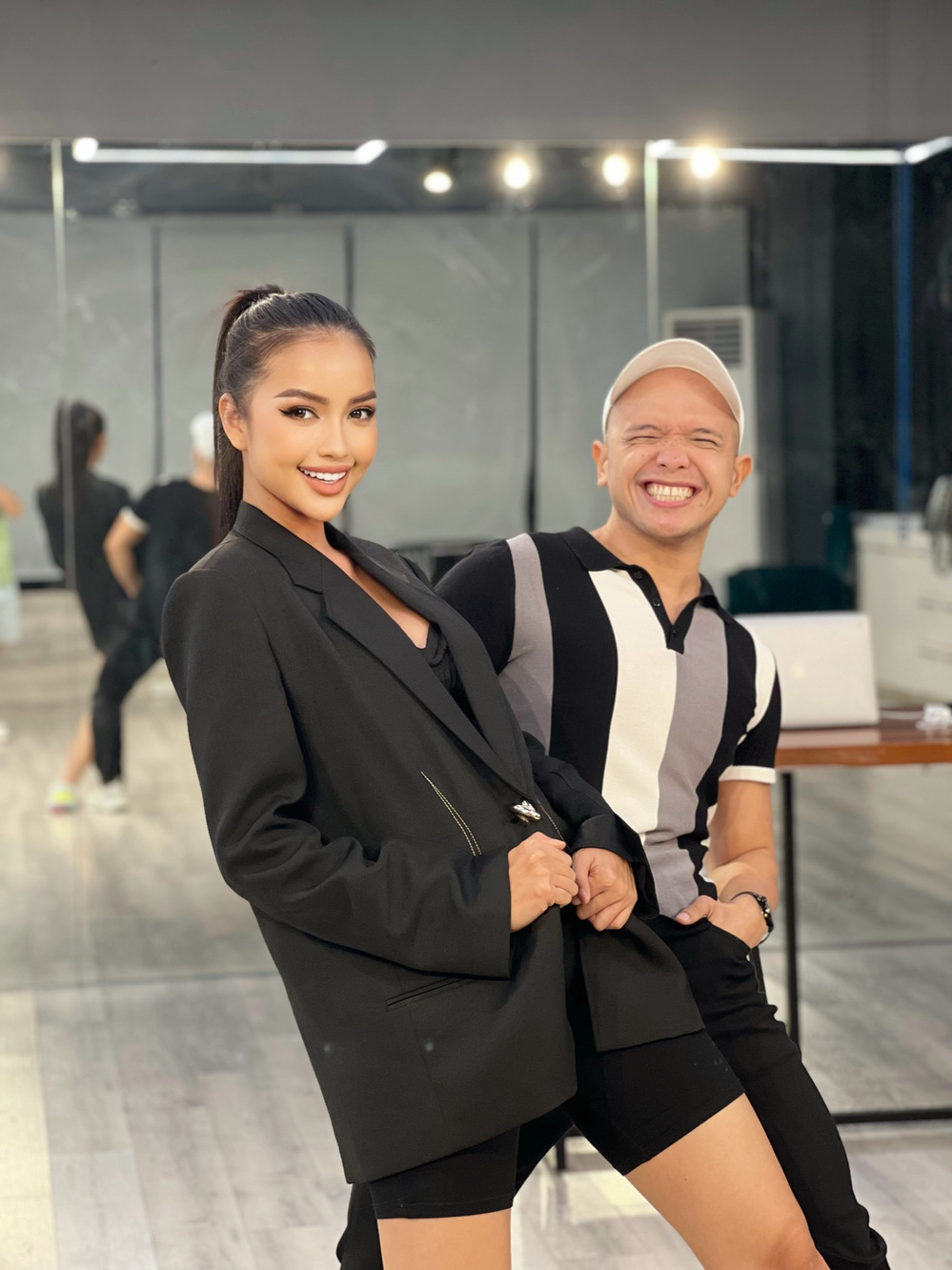 Miss Philippines lại 'kèn cựa' Ngọc Châu, lộ chi tiết tâm linh 'rùng mình' khiến fan Việt hoang mang - Hình 11
