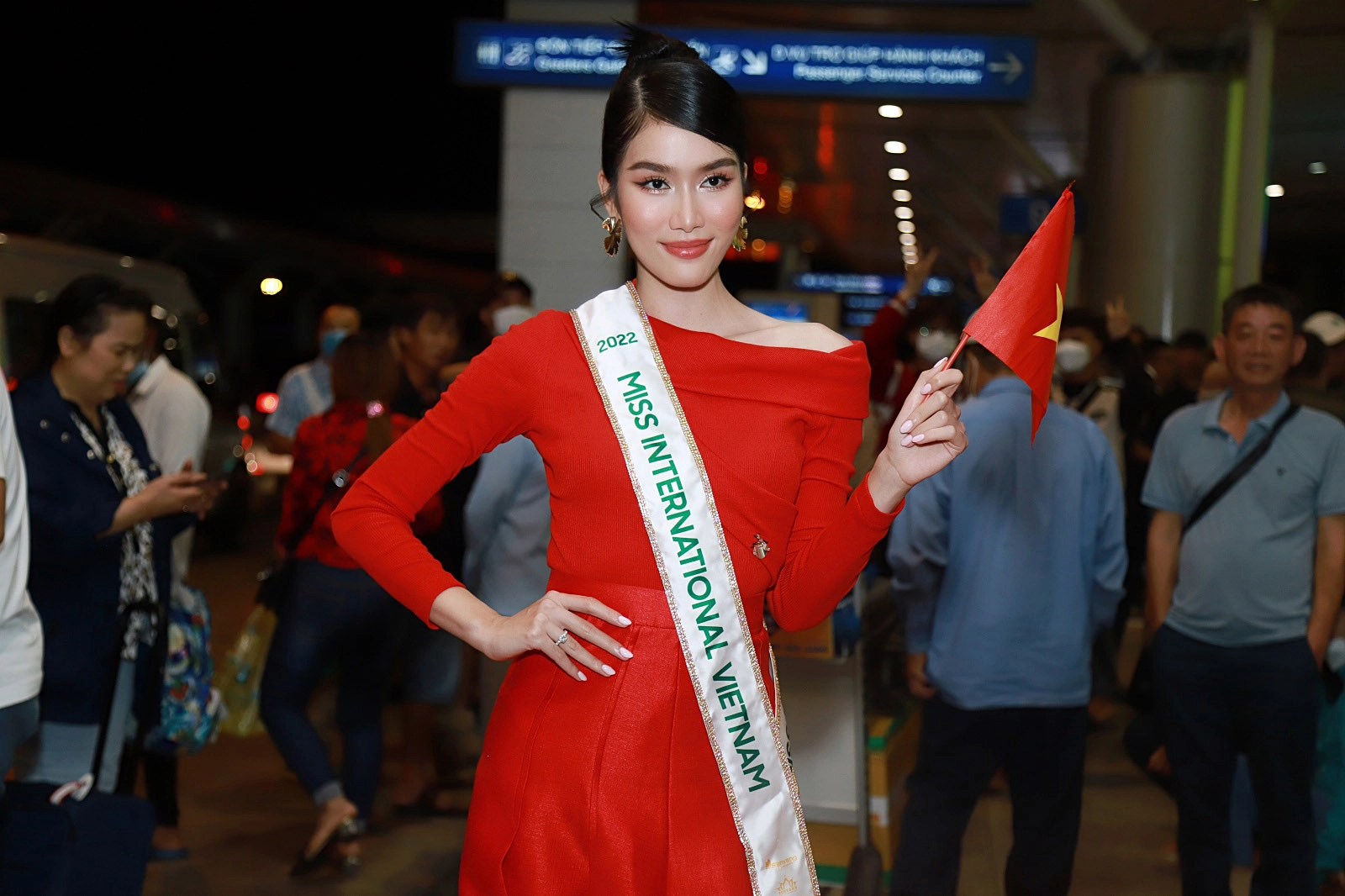 Đỗ Thị Hà thể hiện đẳng cấp chánh cung, Phương Anh bắn tiếng Anh nuốt mic tại Miss International - Hình 6