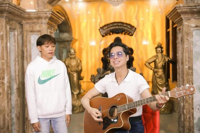 Hồ Văn Cường bị xuất hiện loạt clip qua đời, tổ chức tang lễ, mẹ ruột không thể tin? - Hình 9