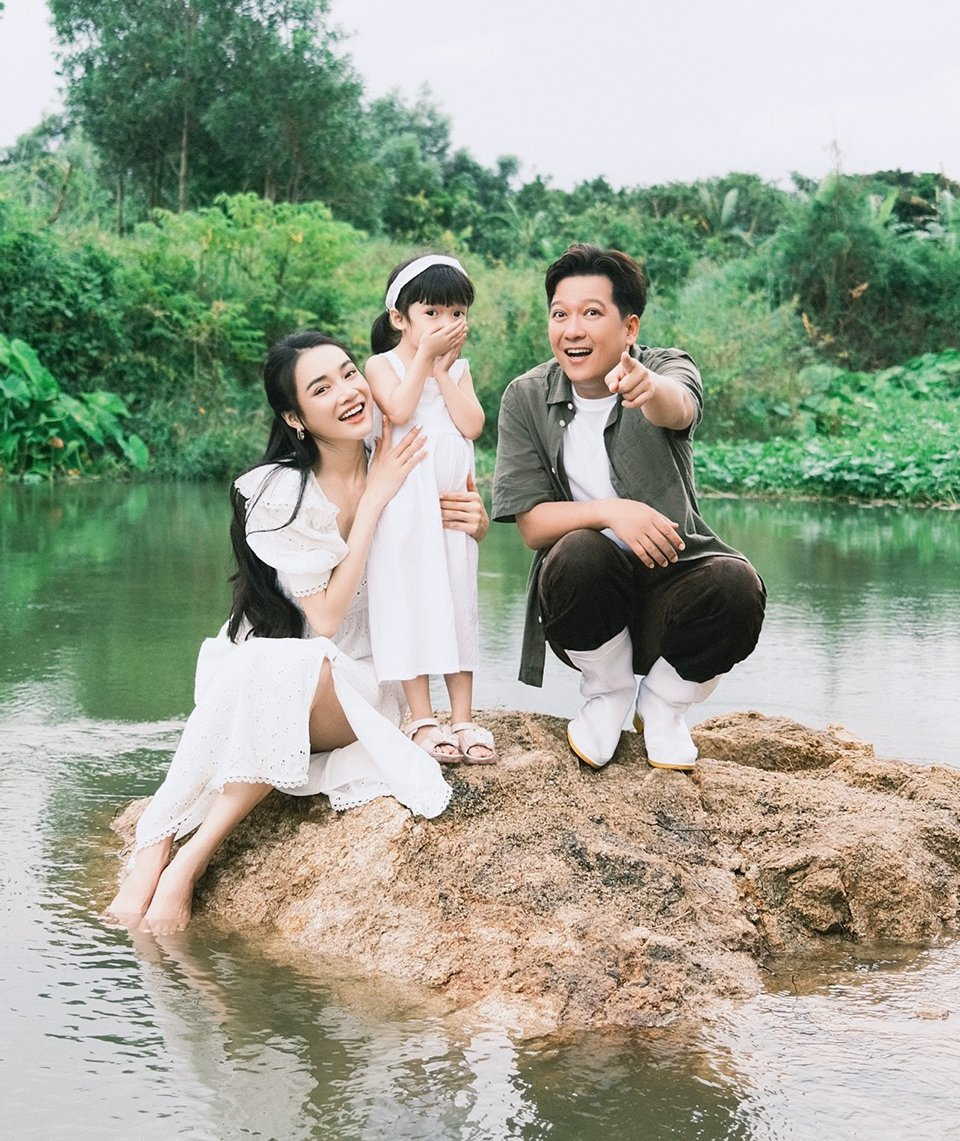 Trường Giang lục đục cãi nhau với Nhã Phương vì bị lộ 1 điều, nói thẳng khi bị so sánh? - Hình 1