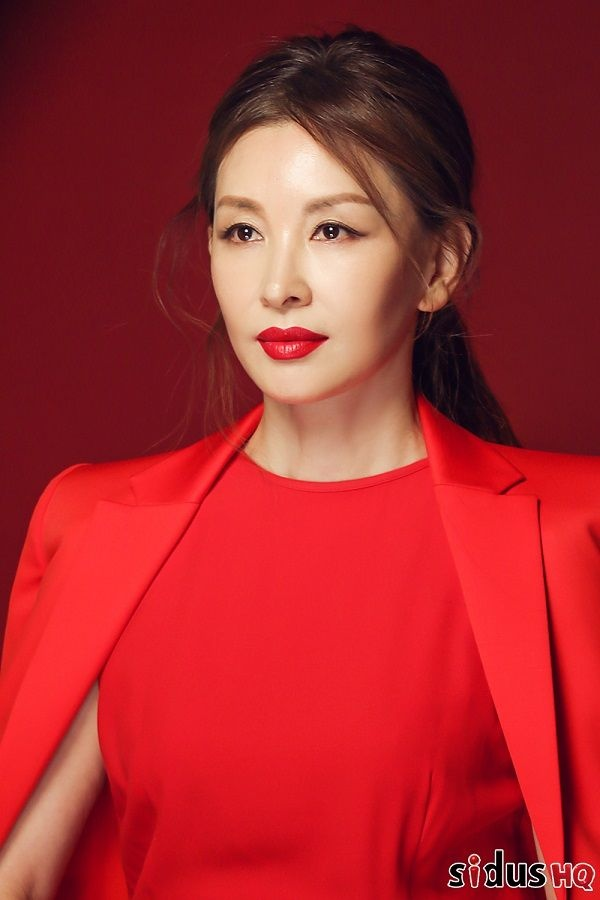 Lee Mi Sook: Dùng tiền lấp liếm chuyện ngoại tình và bê bối chấn động khiến cả Kbiz khiếp sợ - Hình 1