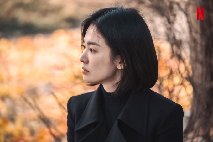 Song Hye Kyo hạch sách lạm quyền khi bị chê già chát, ekip vội vã đứng ra làm bia đỡ? - Hình 5