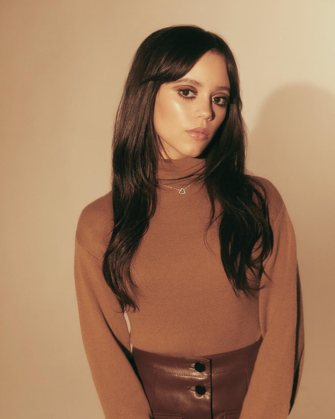 Chị tư Jenna Ortega ám ảnh 1 điều sau khi đóng Wednesday, hé lộ tình trạng sức khỏe đáng lo ngại - Hình 4