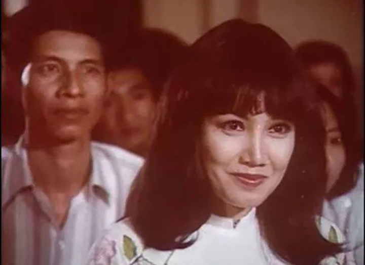 Danh ca Thanh Lan - Kết hôn năm 19 tuổi, làm mẹ đơn thân suốt hơn 50 năm, bị đồn yêu nhiều nhạc sĩ - Hình 2