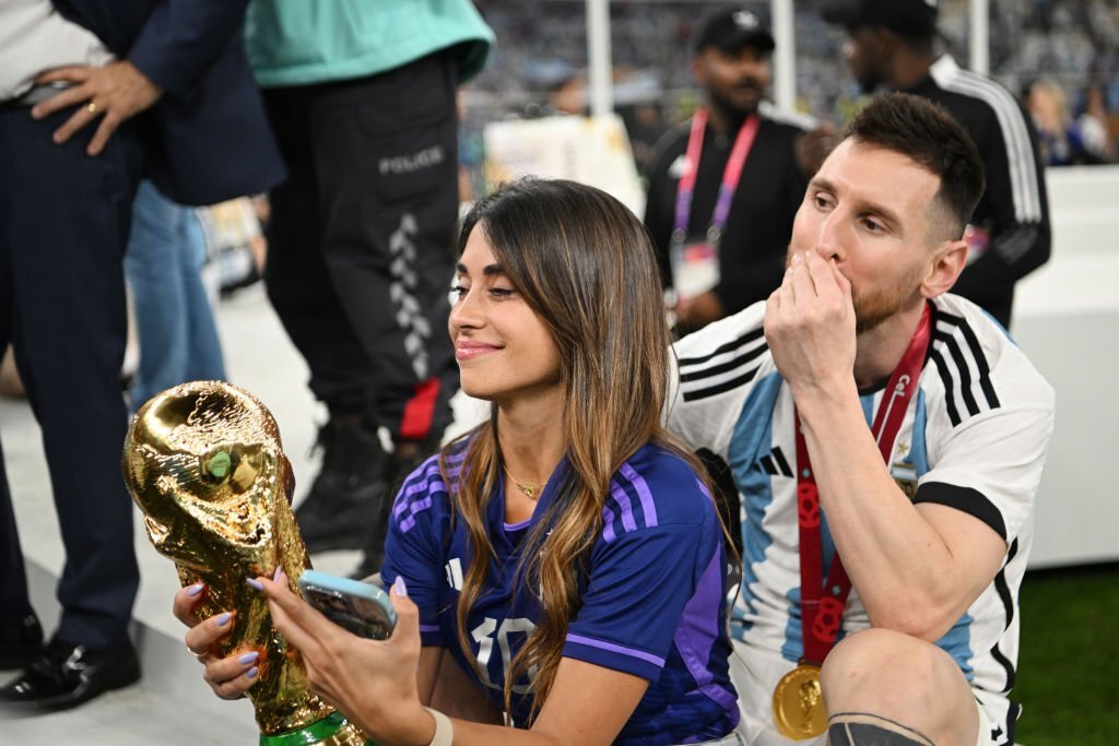 Vợ Messi đứng trước nguy cơ nhận án phạt từ FIFA? - Hình 2