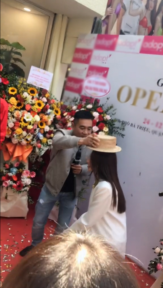 Tiến Nguyễn Vlog về VN làm thuyền trưởng kết nối Quang Linh - Thùy Tiên, phản ứng đôi trẻ gây sốt? - Hình 6