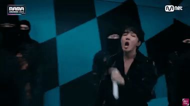 J-Hope (BTS) bất ngờ xuất hiện, khuấy động sân khấu tại concert của một nam thần tượng - Hình 1